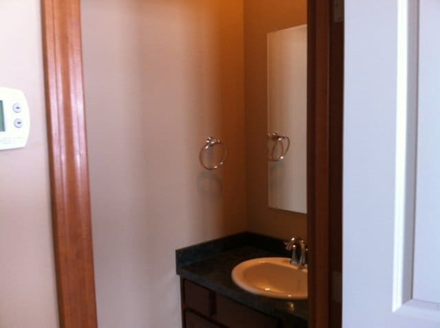 Building Photo - 4350 Glenwood #C