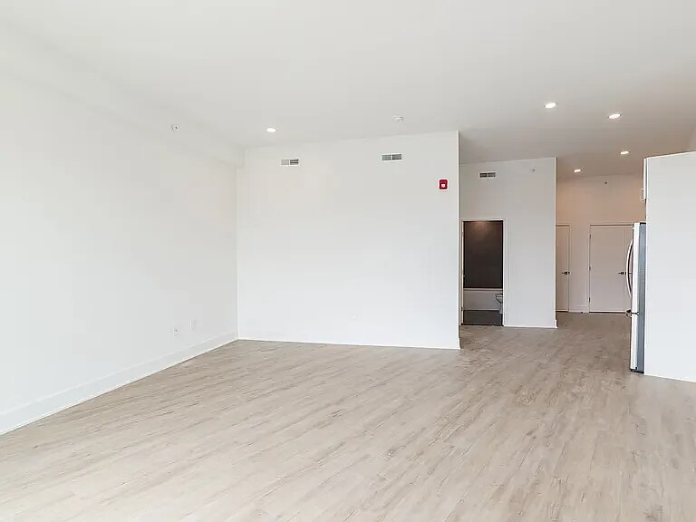 Building Photo - 1622 Point Breeze Ave