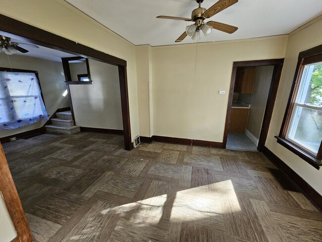 Building Photo - 3 bedroom, 2 bath house