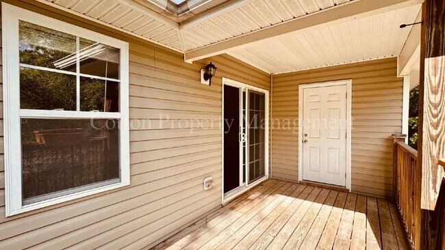 Building Photo - 3 BD//2 BA Condo / Tidal Oaks Community / 2nd Floor Unit / $1,500 per month / No Pets