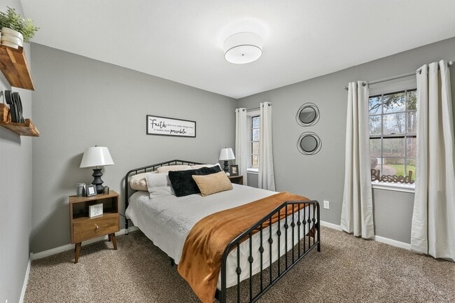 Building Photo - 22318 Greenbrook Dr