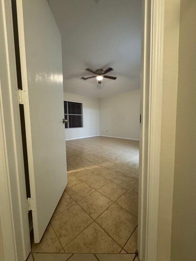 Building Photo - 4714 Garden Meadow Dr