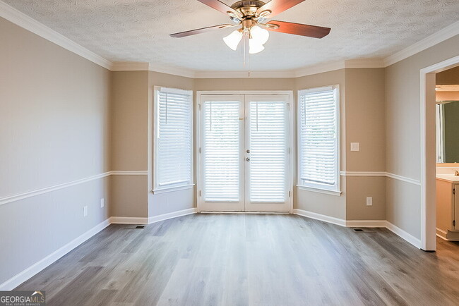 Building Photo - 301 Sandhurst Way SW