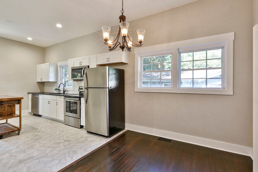 Building Photo - 91 E Washington St