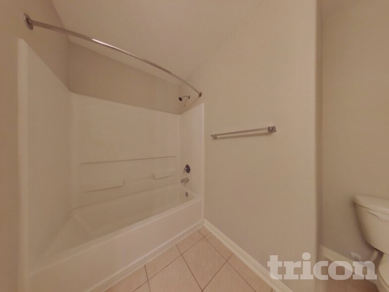 Building Photo - 102 Saddlebag Ct