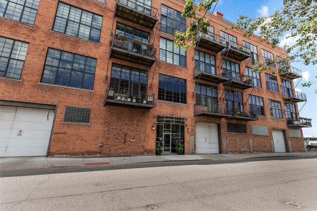 Building Photo - 2003 Brooklyn St