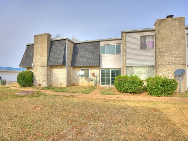 Building Photo - 1402 Bill Carrol Dr