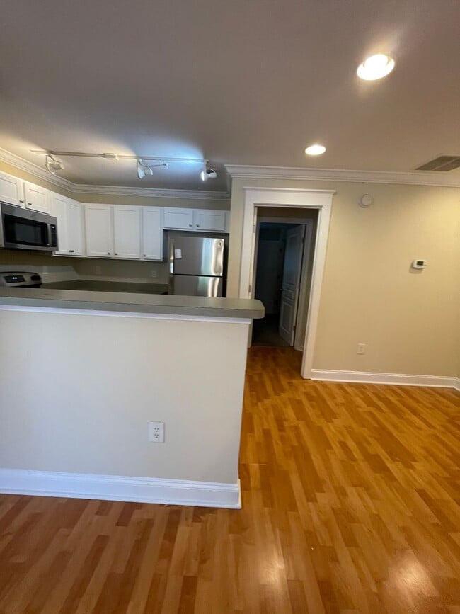 Building Photo - 07-212 Warrior