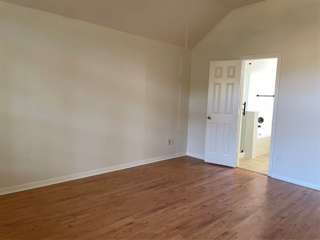 Building Photo - 1380 Hudgens Ave