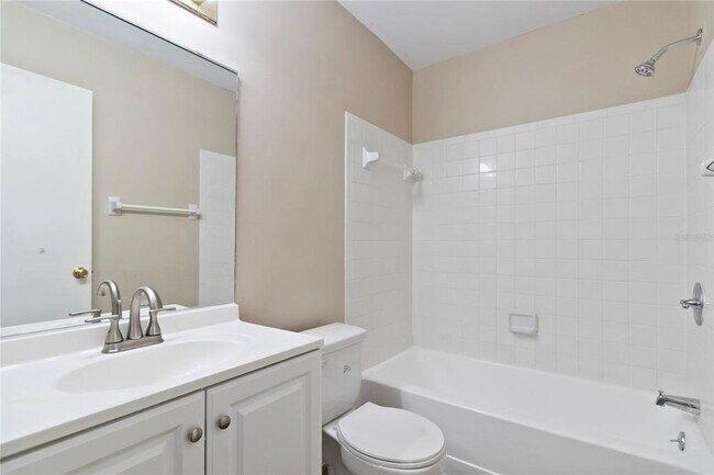 Building Photo - 662 Kenwick Cir