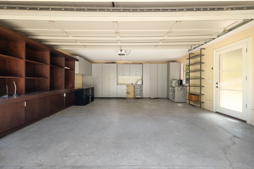 Building Photo - 758 Almar Ave