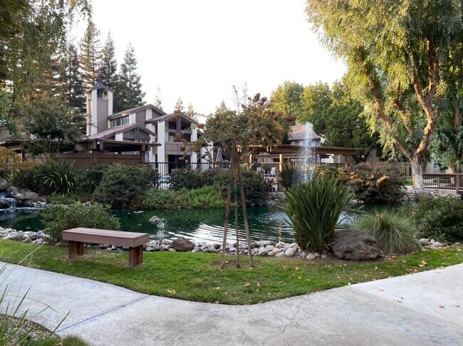 Building Photo - Upgraded 2 bedroom condo in a gated commun...