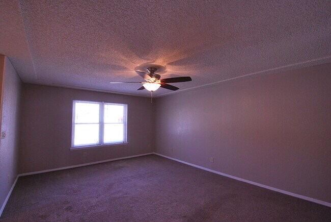Building Photo - Single Family Home