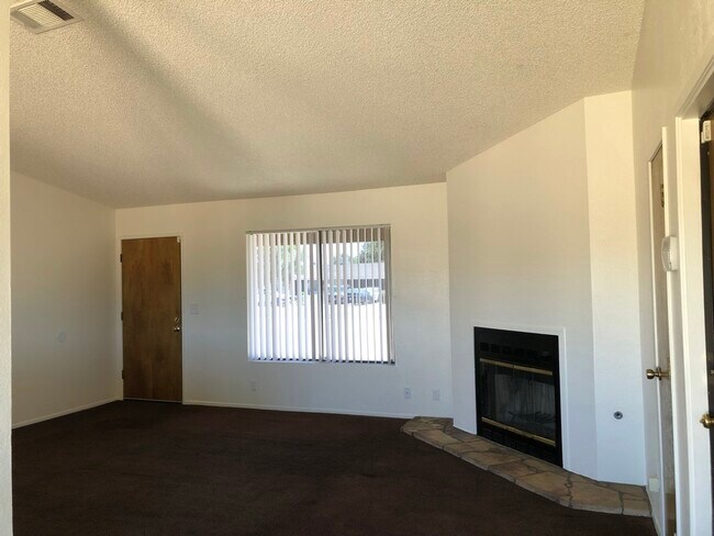 Building Photo - 22578 El Centro Rd