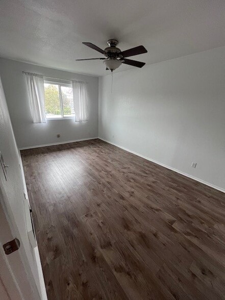 Building Photo - 1676 Maple Ave