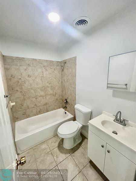 Building Photo - 7311 Venetian St