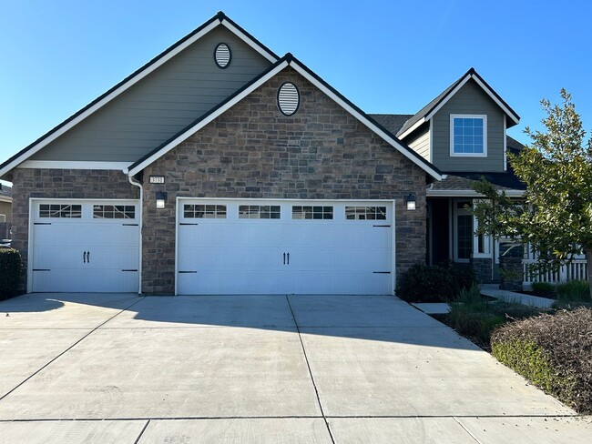 Primary Photo - *** MOVE IN SPECIAL - $500.00 OFF FIRST MO...