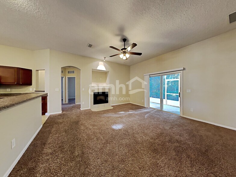 Building Photo - 11390 Oaklawn Rd