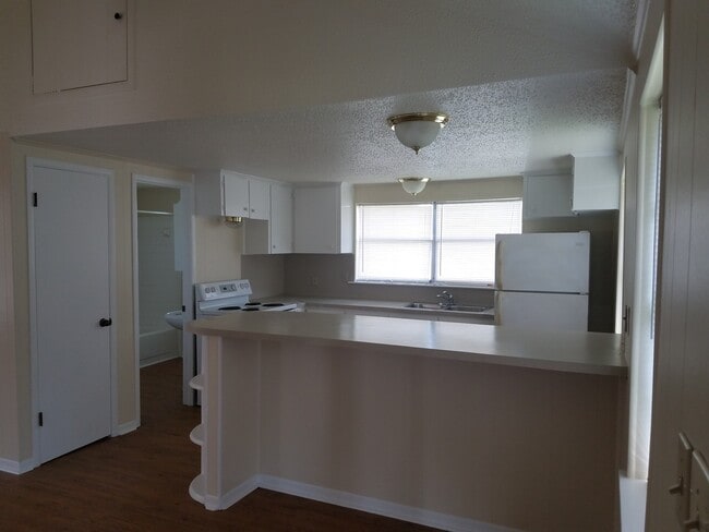 Building Photo - West End Jamaica Beach Cottage