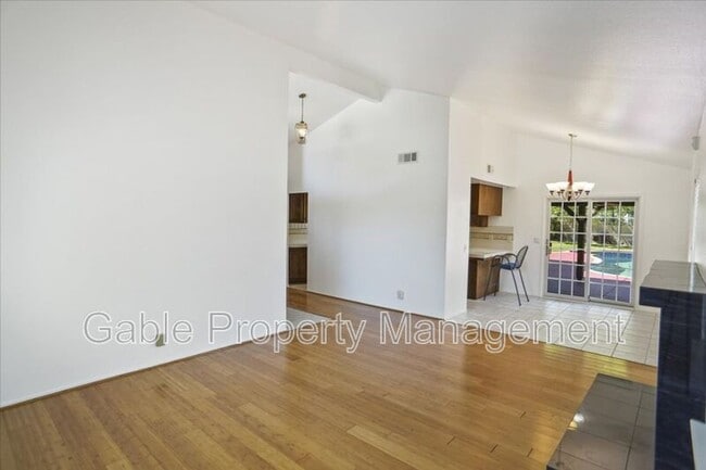 Building Photo - 3063 Glennel Ave