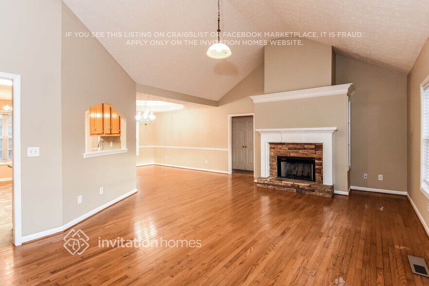 Building Photo - 15 Water's Edge Dr SE