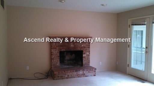 Building Photo - Lower Price!! Wilsonville 2 Level Work Shop/Workout Room Fenced Yard Quick Access to I5 & Shops