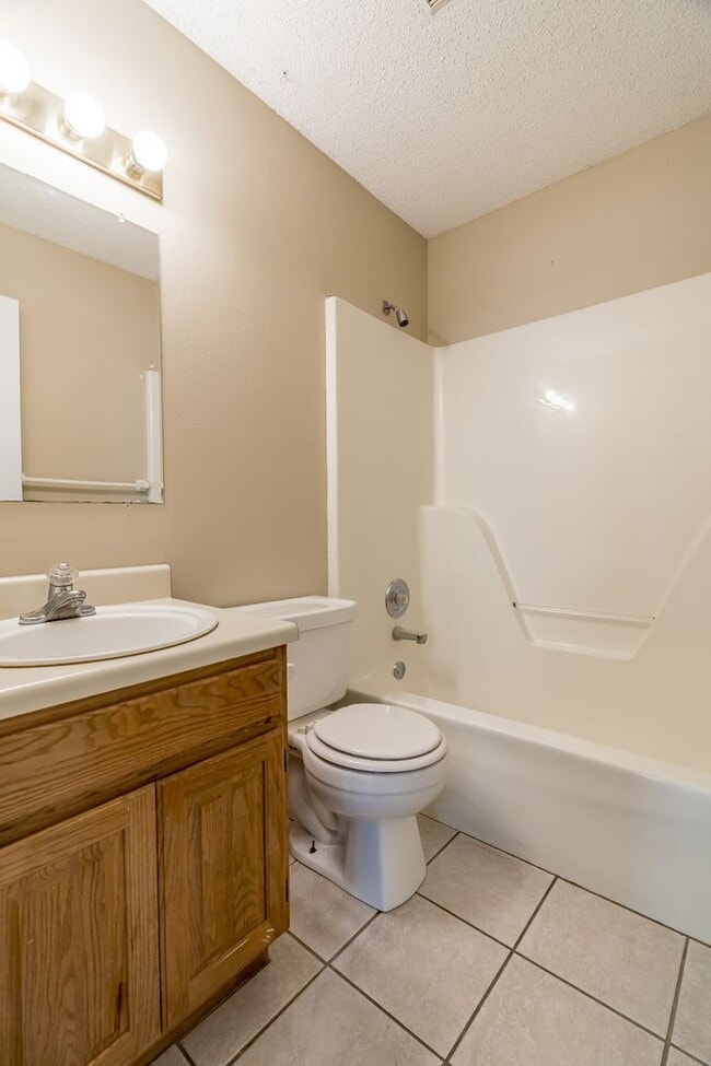 Building Photo - 594 Dockery Ln