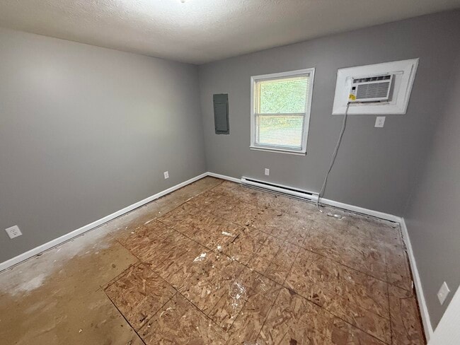 Building Photo - 310 Garden Park Dr