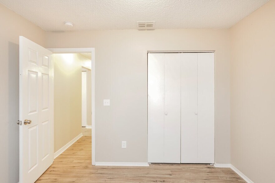 Building Photo - 10412 Glassborough Dr