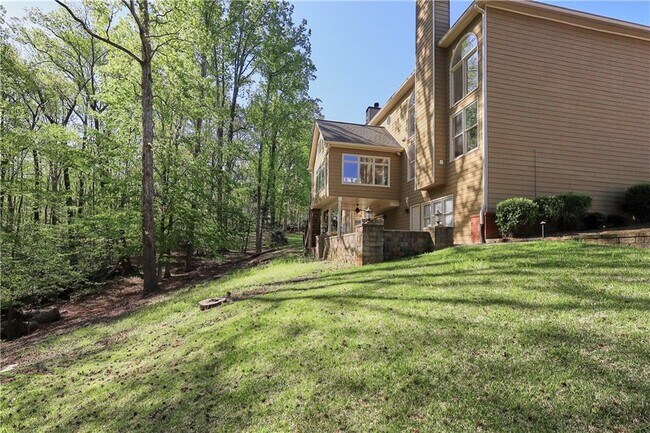 Building Photo - 2740 Stonehill Way