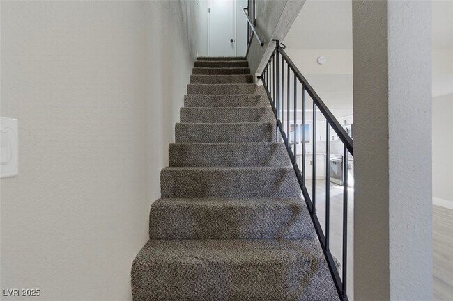 Building Photo - 3517 Rio Robles Dr