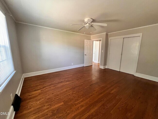 Building Photo - 807 N Ellis Ave