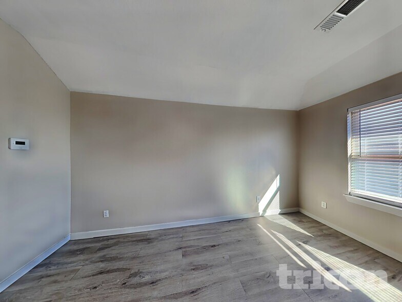 Building Photo - 2019 Clear Br Wy