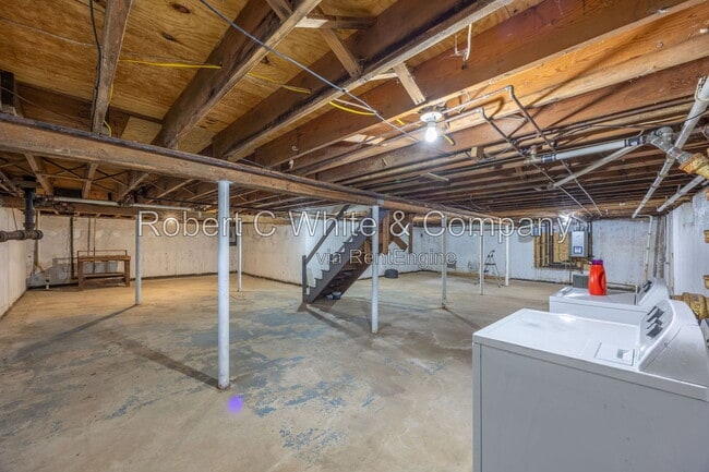 Building Photo - 42 Mountain Ave