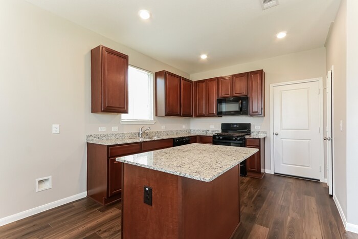 Building Photo - 17874 Plow Horse Ln