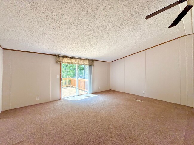 Building Photo - The Home You’ve Been Searching For!