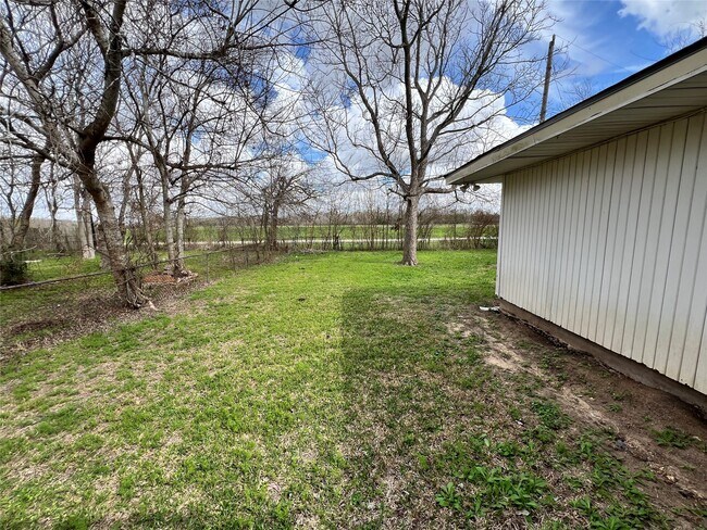 Building Photo - 10859 Fairland Dr