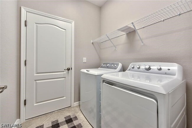 Building Photo - 9460 Foxglove Ln