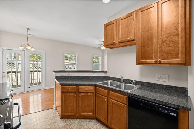 Building Photo - 1821 Willow Branch Ln