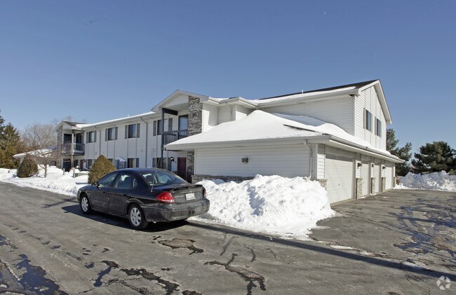 Primary Photo - Capri Apartments