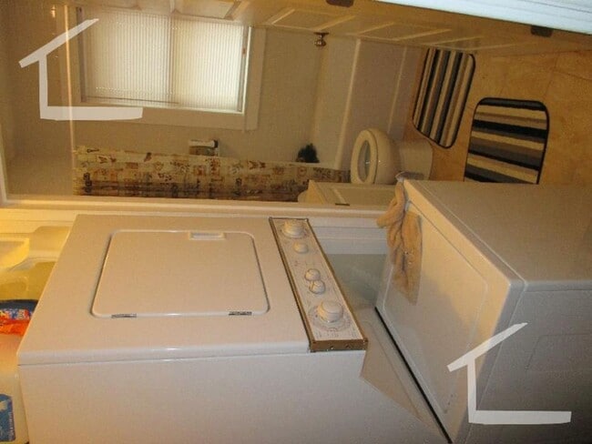 Building Photo - 3 Bed 1 Bath in Brighton 9/1