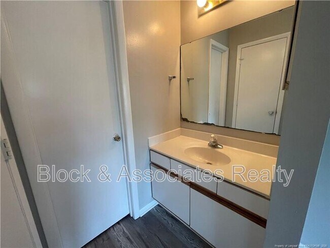 Building Photo - 3392 Galleria Dr