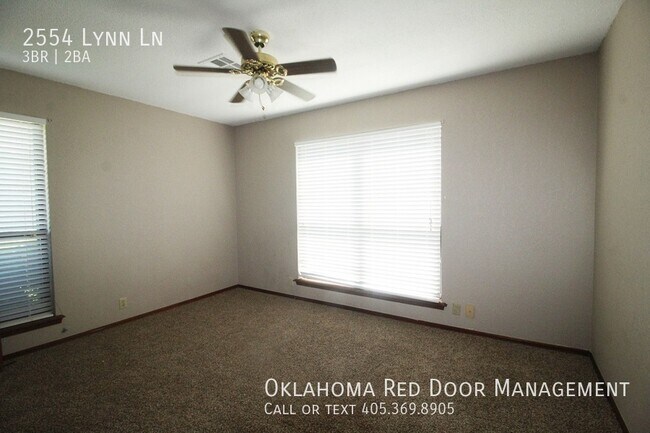 Building Photo - 2554 Lynn Ln