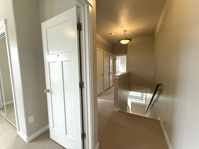 Building Photo - AVAILABLE JULY 1ST | 3 BED | 2.5 BATH | $2,295/MO