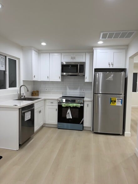 Building Photo - 227 Waldo Ave