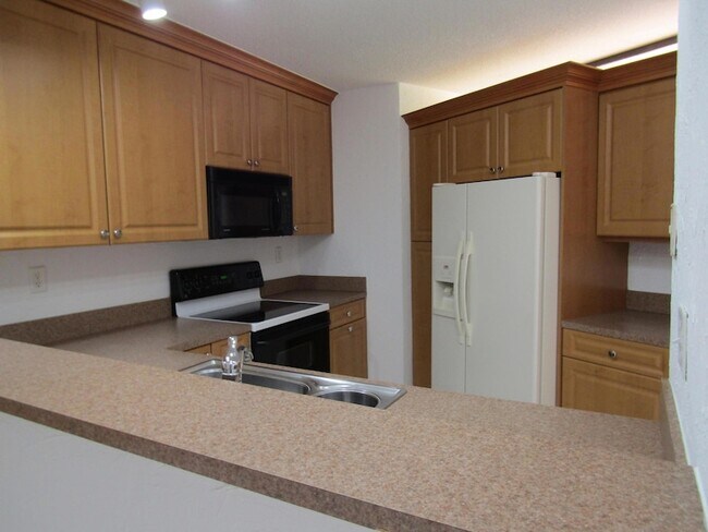 Building Photo - 8345 Trent Ct