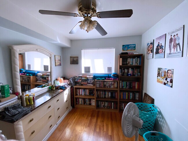 Second Bedroom or Study - 2000 Bellevue Ave