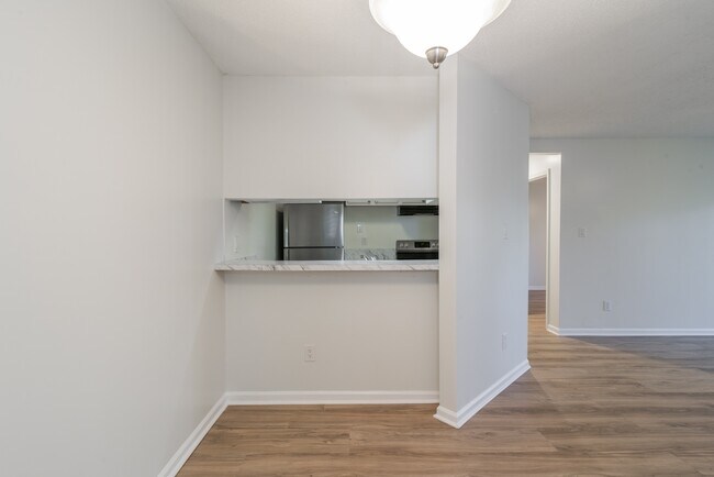 Building Photo - 2539 Stockbridge Dr