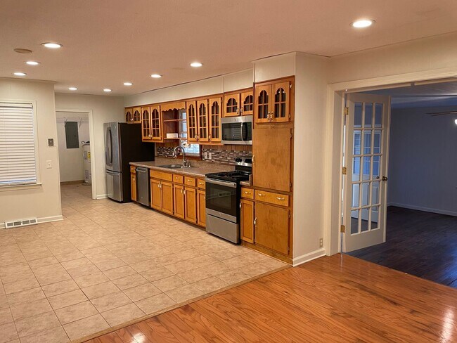 Building Photo - 3/1.5 Country House in Adairsville $1,595