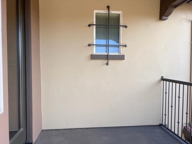 Building Photo - 427 Anchor Ln